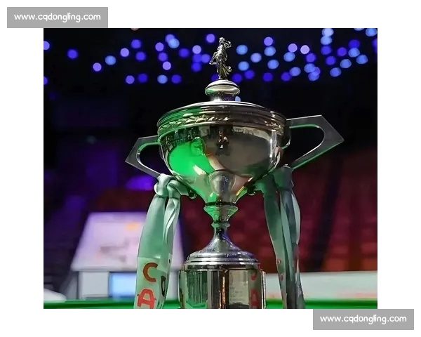 斯诺克比赛激战正酣 突破自我挑战极限 展现精湛球技与战略智慧